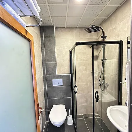 Hotel apartamentowy Gloria 4*